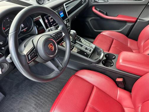 2024 Porsche Macan 