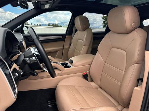 Black 2023 Porsche Cayenne Platinum Edition