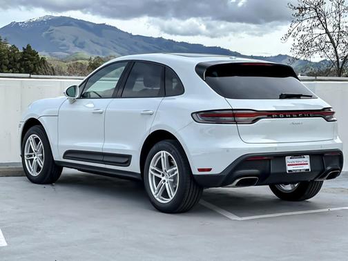 2026 Porsche Macan 