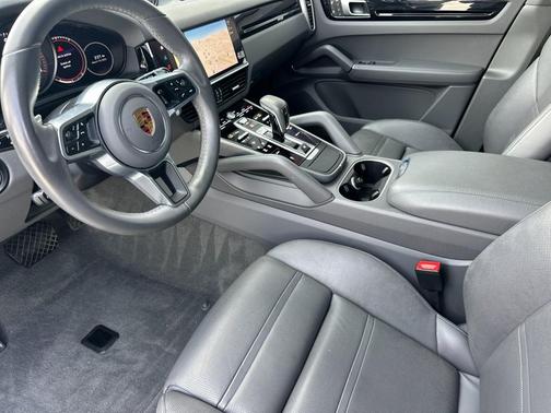 Quartzite Grey Metallic 2023 Porsche Cayenne Cayenne