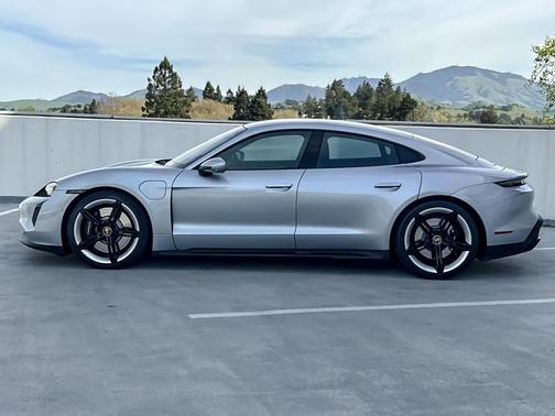 2023 Porsche Taycan GTS