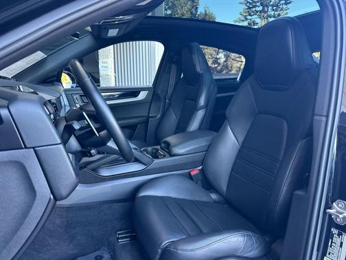 2024 Porsche Cayenne S