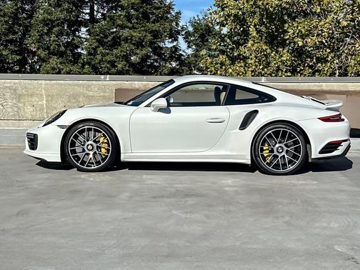 2018 Porsche 911 Turbo S
