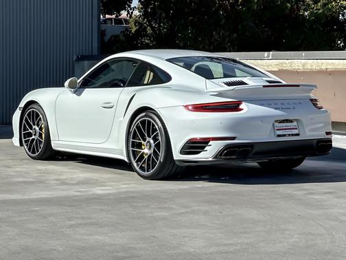2018 Porsche 911 Turbo S