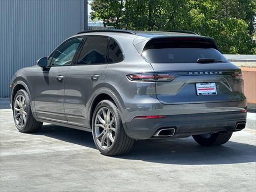 2022 Porsche Cayenne Platinum Edition