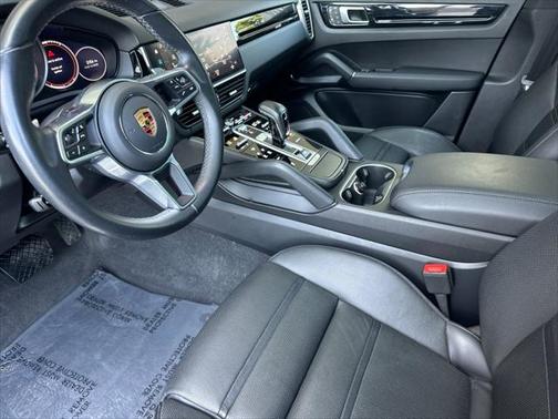 2022 Porsche Cayenne Platinum Edition