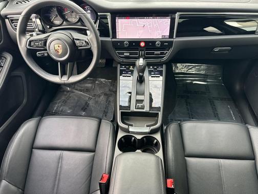 2025 Porsche Macan T