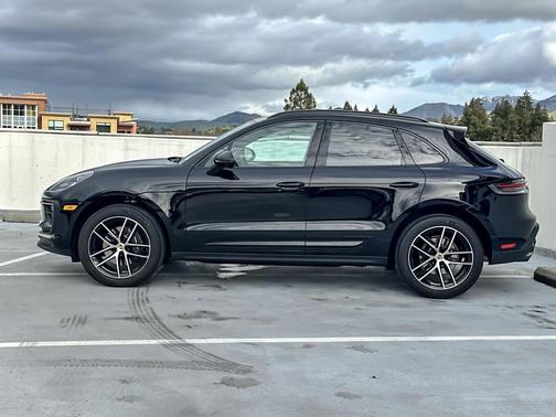2025 Porsche Macan T