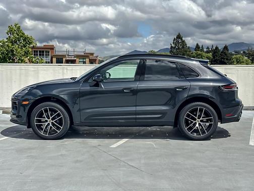 Volcano Grey Metallic 2023 Porsche Macan Macan