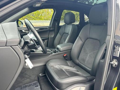 2021 Porsche Macan 