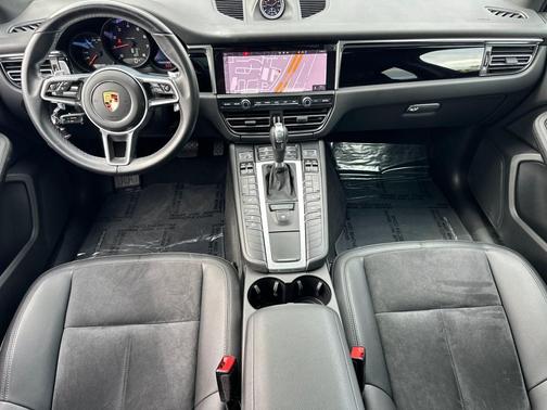 2021 Porsche Macan 