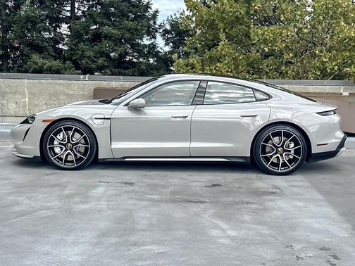 2024 Porsche Taycan Turbo