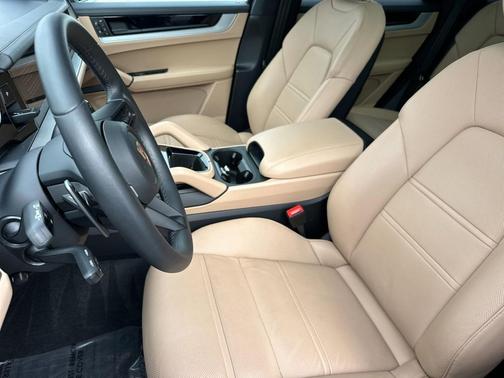 2025 Porsche Cayenne Cayenne