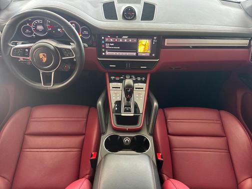 2023 Porsche Cayenne Platinum Edition