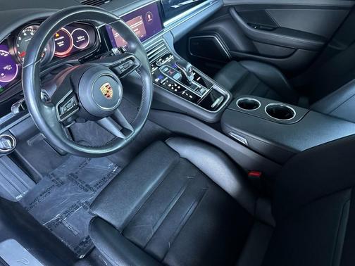 2023 Porsche Panamera 