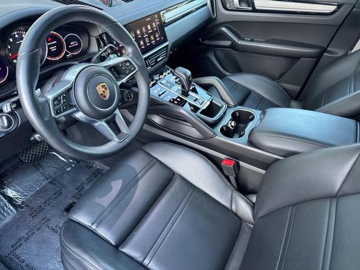 2022 Porsche Cayenne Platinum Edition