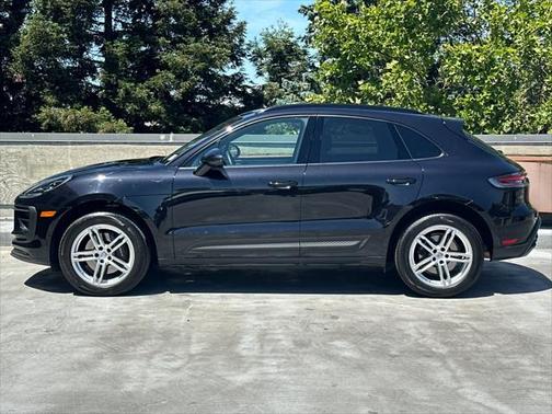 2022 Porsche Macan Base