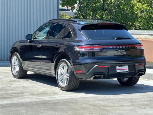 2022 Porsche Macan Base