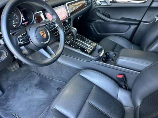 2022 Porsche Macan Base