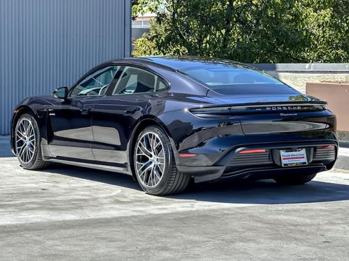 2025 Porsche Taycan 4