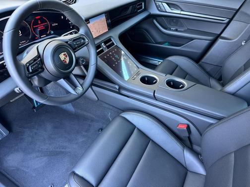 2025 Porsche Taycan 4