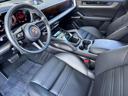 2024 Porsche Cayenne Turbo GT