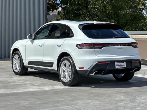 2026 Porsche Macan 