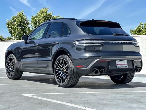 Volcano Grey Metallic 2026 Porsche Macan Macan