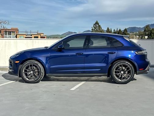 2023 Porsche Macan T