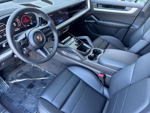 Arctic Grey 2026 Porsche Cayenne Cayenne