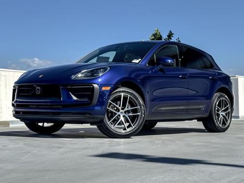 GENTIAN BLUE 2026 Porsche Macan Macan