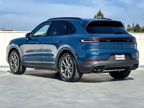 MONTEGO BLUE 2026 Porsche Cayenne Cayenne E-Hybrid