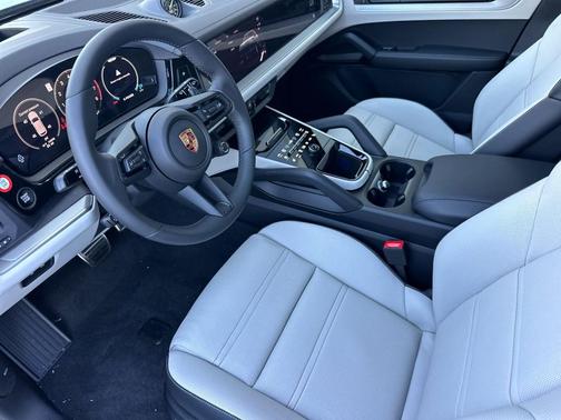 MONTEGO BLUE 2026 Porsche Cayenne Cayenne E-Hybrid