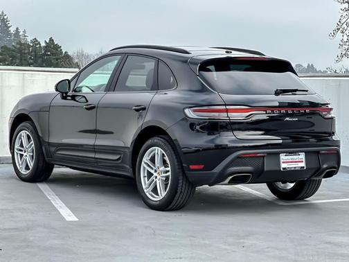 2025 Porsche Macan 