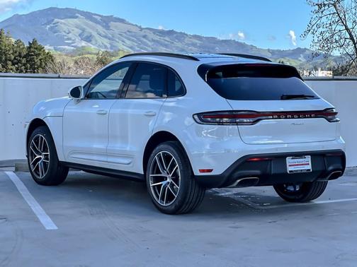2026 Porsche Macan 