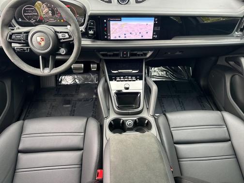 2026 Porsche Cayenne GTS