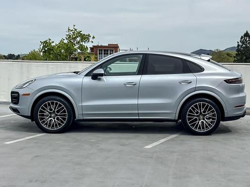 Dolomite Silver Metallic 2023 Porsche Cayenne Cayenne