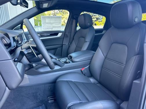 2025 Porsche Cayenne 