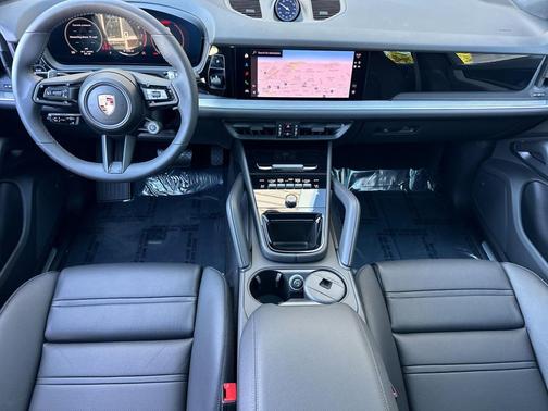 2025 Porsche Cayenne 