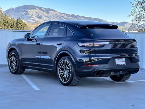 2022 Porsche Cayenne Platinum Edition