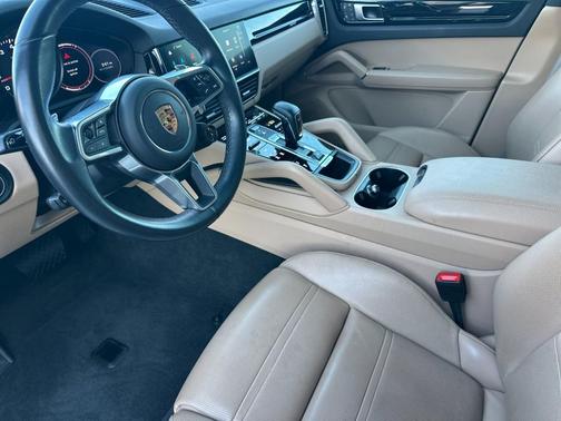 2022 Porsche Cayenne Platinum Edition