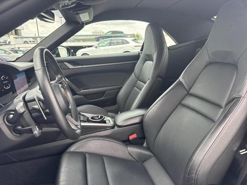 Jet Black Metallic 2022 Porsche 911 Carrera