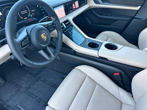 2023 Porsche Taycan Turbo