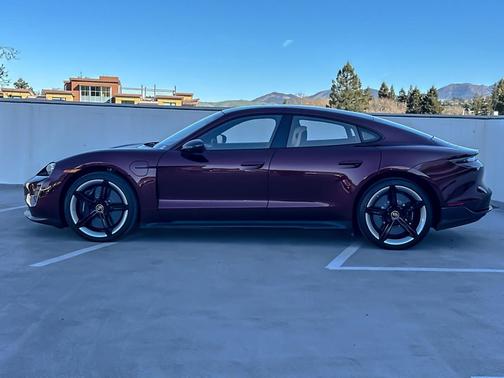 2023 Porsche Taycan Turbo