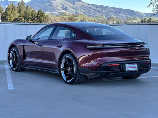 2023 Porsche Taycan Turbo