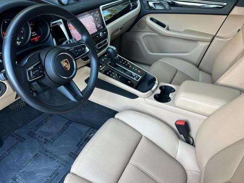 2024 Porsche Macan T