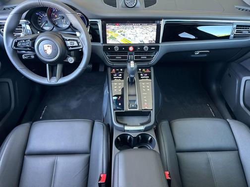 2025 Porsche Macan T