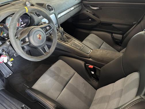 2024 Porsche 718 Spyder RS