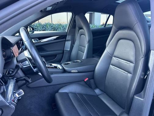 2018 Porsche Panamera 4S