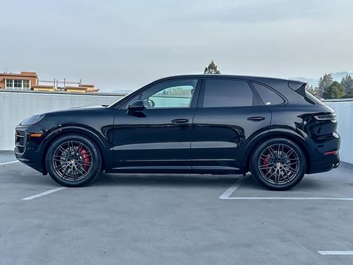 2026 Porsche Cayenne GTS